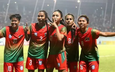 বাংলাদেশের বড় হার, যেভাবে মিলতে পারে কোয়ার্টার ফাইনালের টিকিট