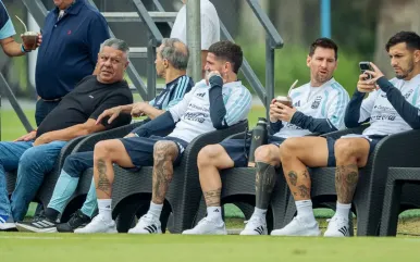 বিশ্বকাপের আগে অস্থির আর্জেন্টিনা: মেসিদের বড় সংকট