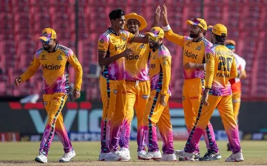 আজকের খেলার সময়সূচি: হায়দরাবাদ বনাম পেশোয়ার