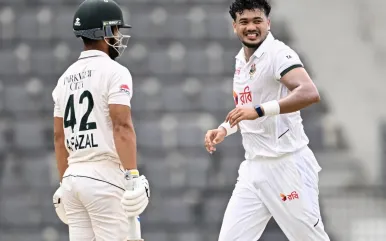 বাংলাদেশ বনাম পাকিস্তান: তাসকিনের তোপে চাপে পাকিস্তান, সরাসরি দেখুন এখানে
